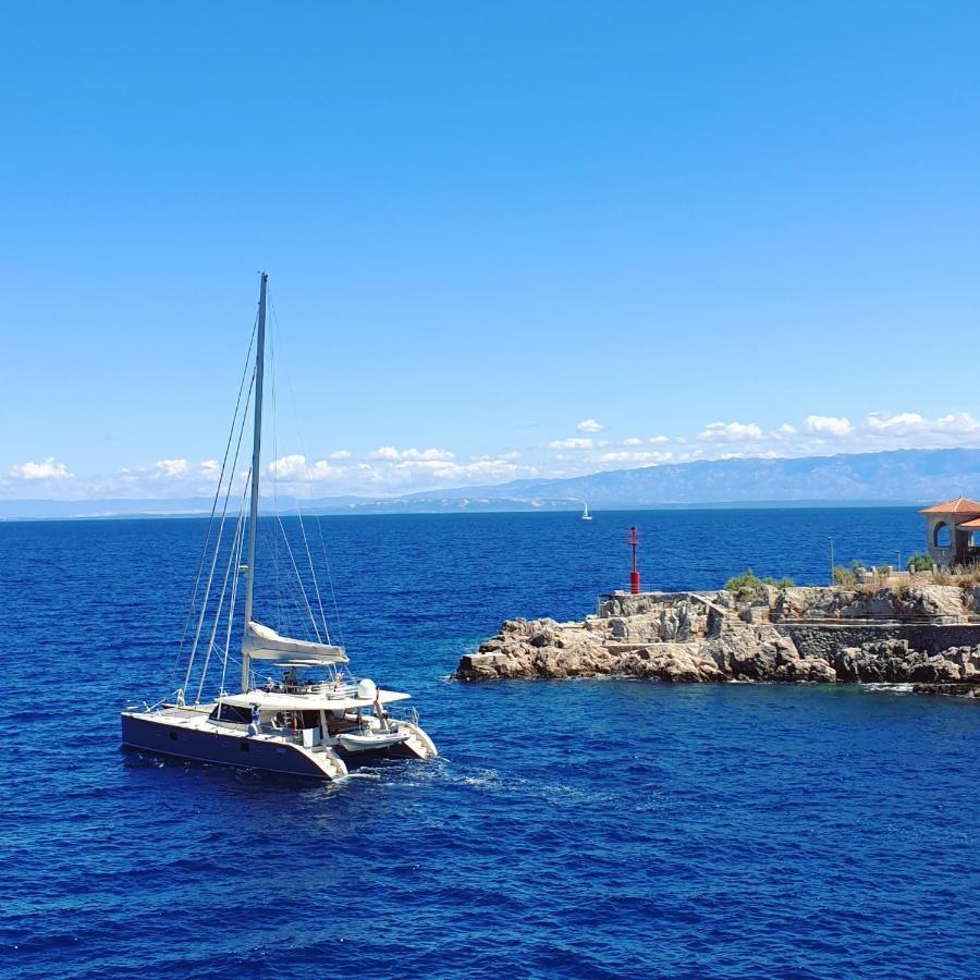 Narcis Central Apartment With Sea & City Views Veli Lošinj Exterior foto