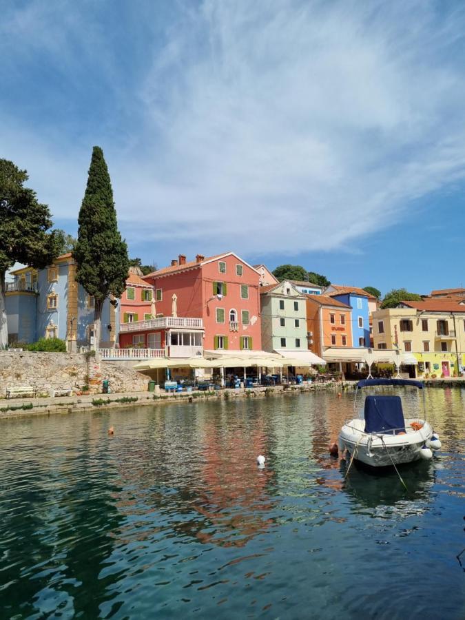 Narcis Central Apartment With Sea & City Views Veli Lošinj Exterior foto