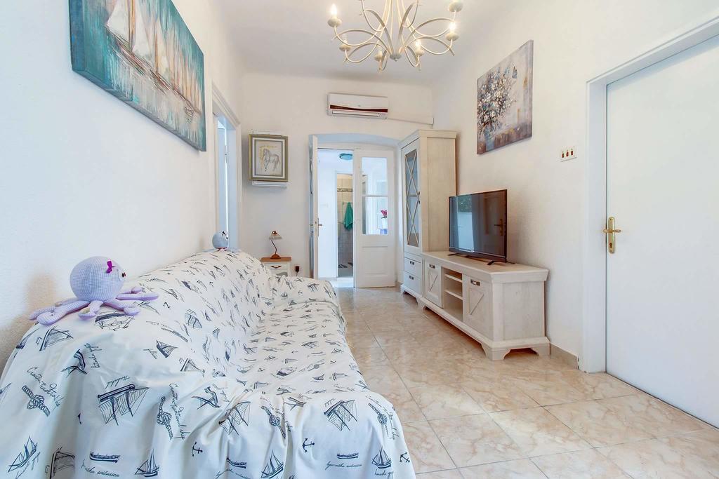 Narcis Central Apartment With Sea & City Views Veli Lošinj Exterior foto